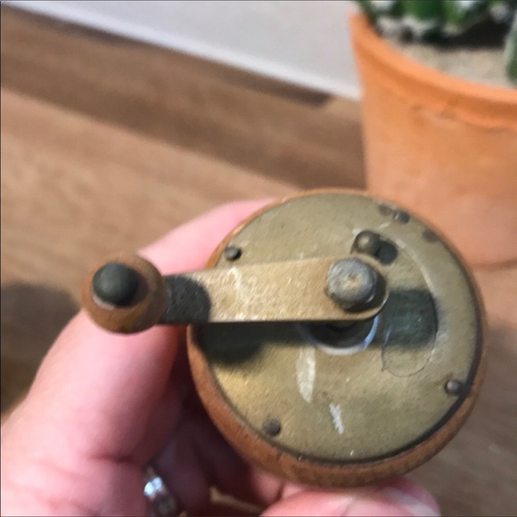 Vintage Wooden Salt & Pepper Shaker - Picture 6 of 7